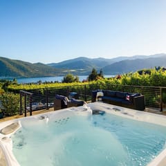 Lake Vineyard Escape