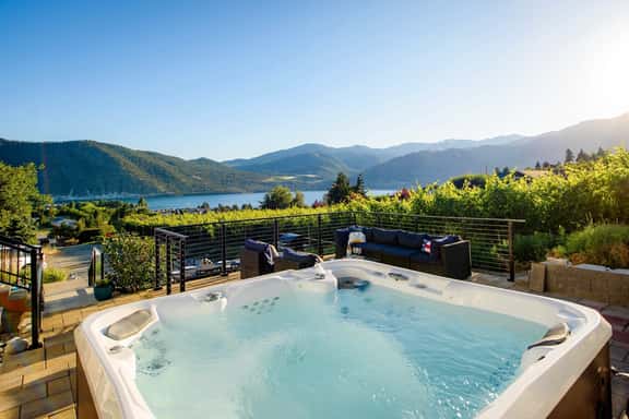 Lake Vineyard Escape - Image 1