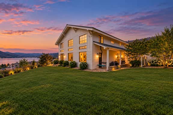 Fielding Hills Guest House - Image 1
