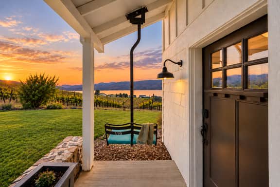 Fielding Hills Guest House - Image 2
