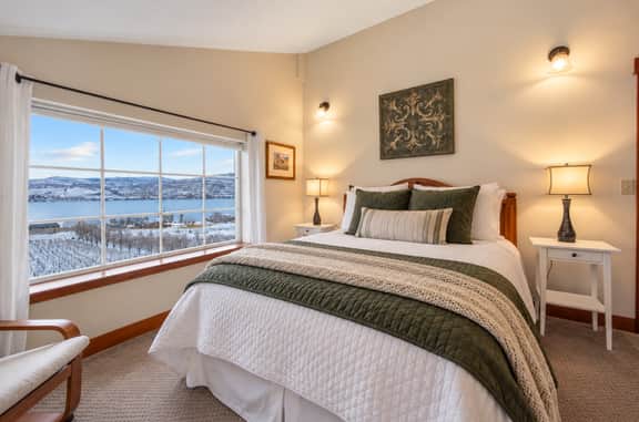 Fielding Hills Guest House - Image 5